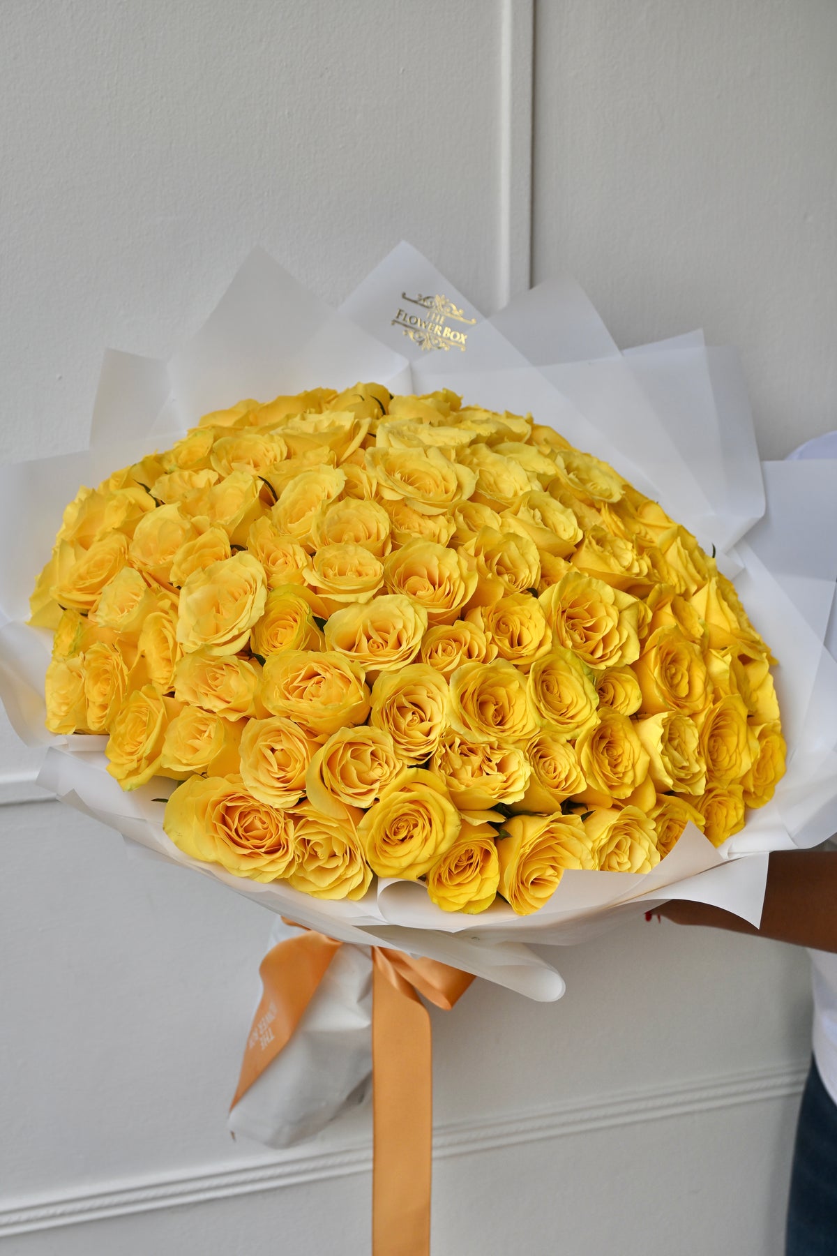100 roses golden bouquet